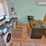 Vila Ozbi 2-villa With Ootdoor Heated Pool For 4 People In