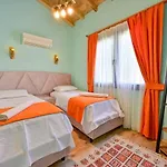 Vila Ozbi 2-villa With Ootdoor Heated Pool For 4 People In Fethiye