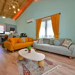 Ozbi 2-villa With Ootdoor Heated Pool For 4 People In Fethiye
