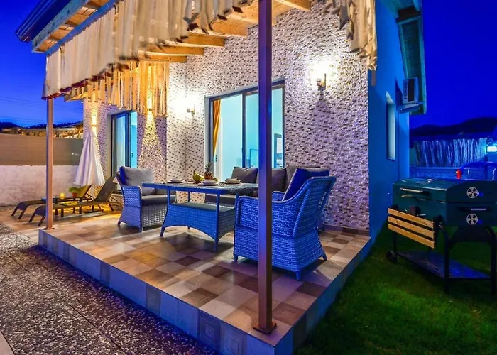 Ozbi 2-villa With Ootdoor Heated Pool For 4 People In Fethiye