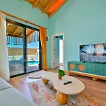 Ozbi 2-villa With Ootdoor Heated Pool For 4 People In * 费特希耶