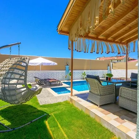 Ozbi 2-villa With Ootdoor Heated Pool For 4 People In 别墅