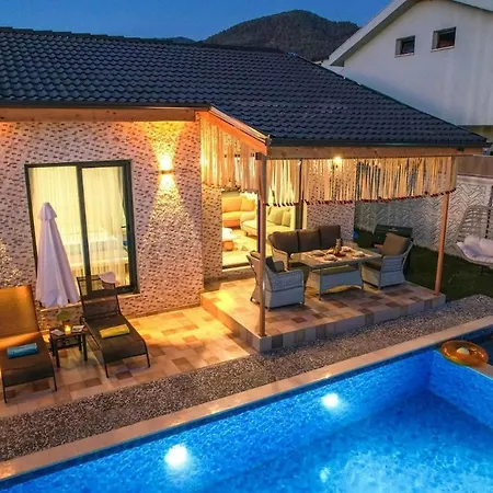 Ozbi 2-villa With Ootdoor Heated Pool For 4 People In * Fethiye
