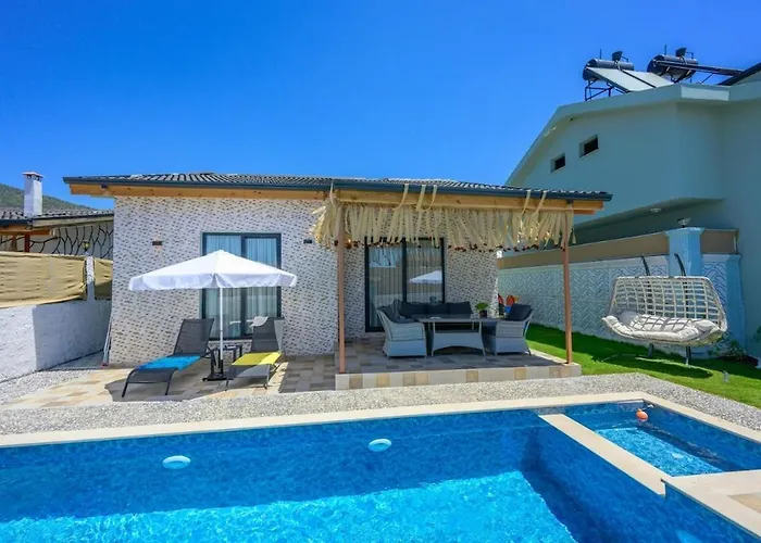 Ozbi 2-villa With Ootdoor Heated Pool For 4 People In Вилла Фетхие