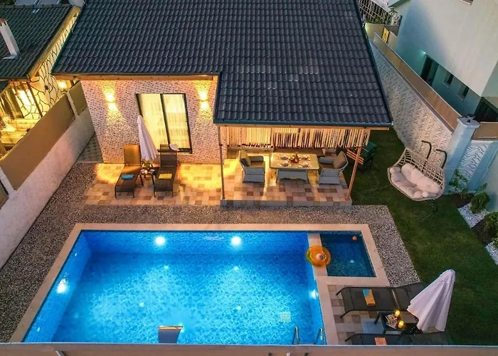 Вилла Ozbi 2-villa With Ootdoor Heated Pool For 4 People In *
