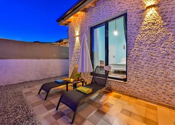 Вилла Ozbi 2-villa With Ootdoor Heated Pool For 4 People In *